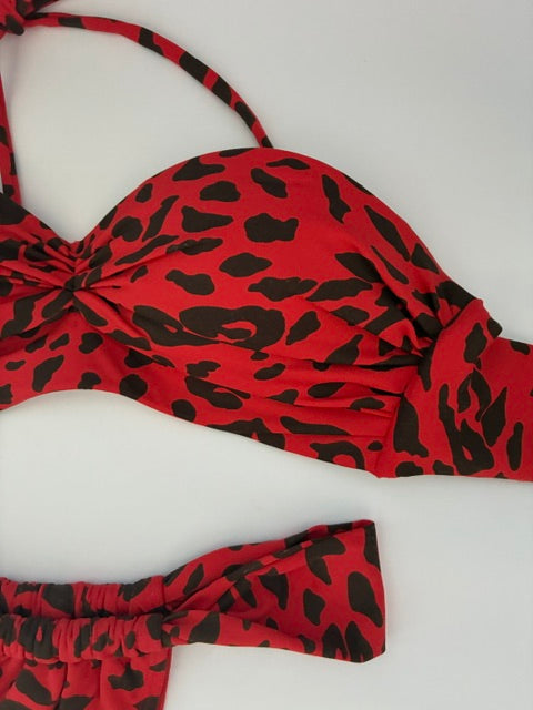 Conjunto Leopardo Rojo