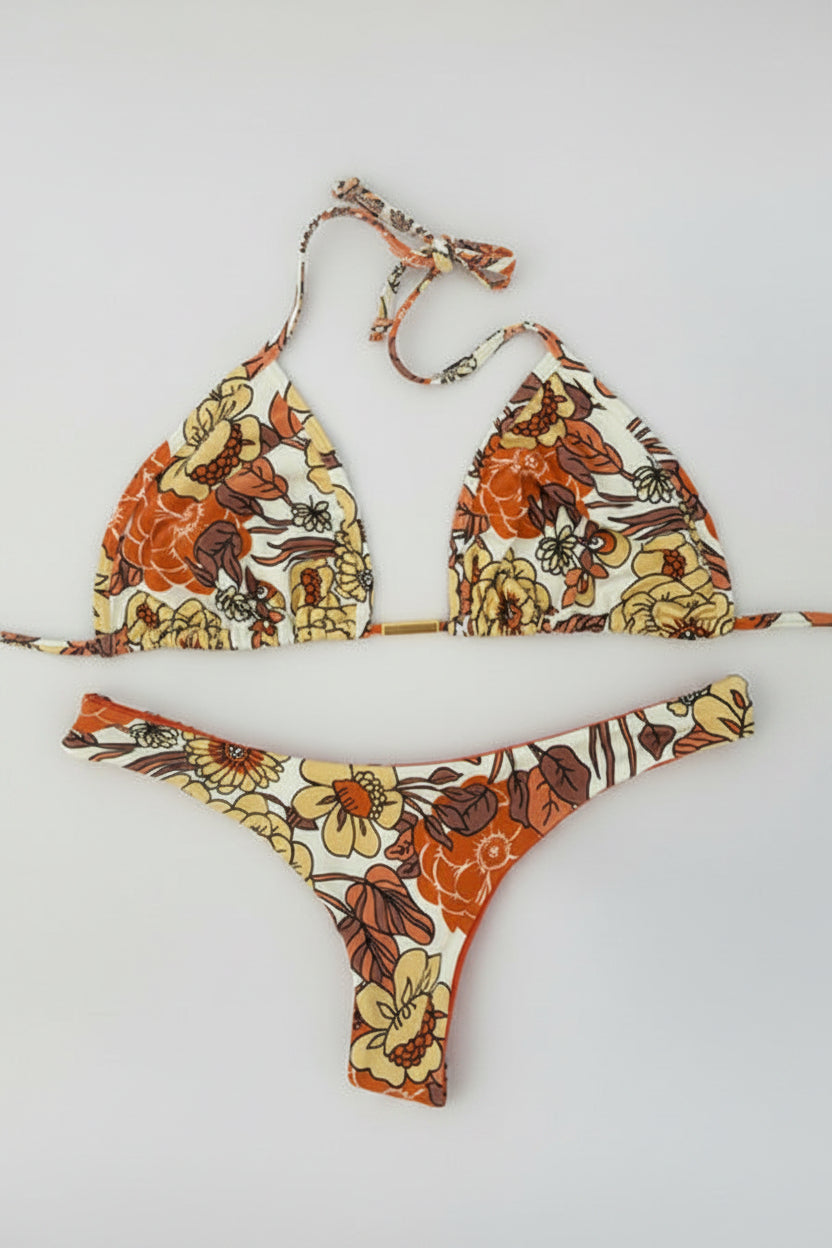 Conjunto Flores del Norte 38 Grados - bikini brasileño estampado floral nórdico vista frontal