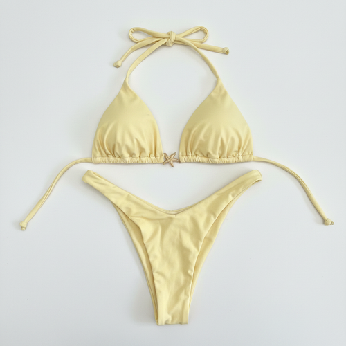 Bikini amarillo fondo blanco