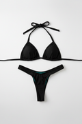 Bikini negro detalle fondo blanco