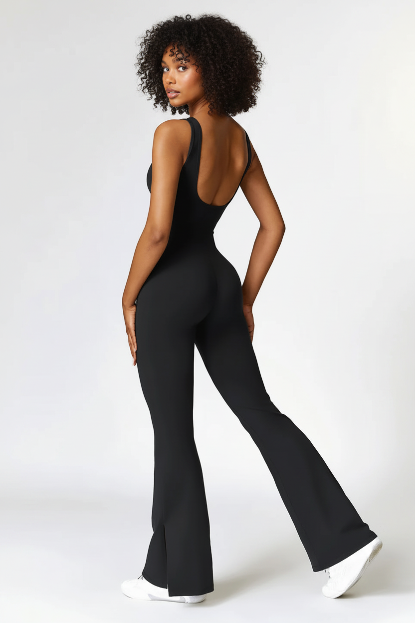 Modelo negra con cabeza visible