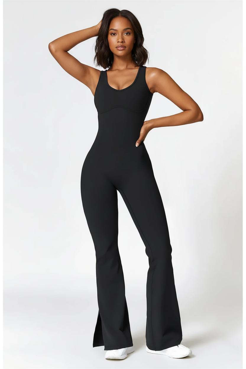 Mono negro con modelo y cabeza visible